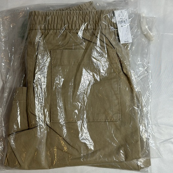 4 pairs of Khaki shorts GAP - Picture 2 of 7